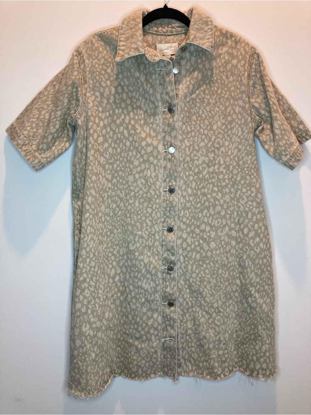 NWT Universal Thread Beige Neutral Print jean Midi Button Dress with pockets